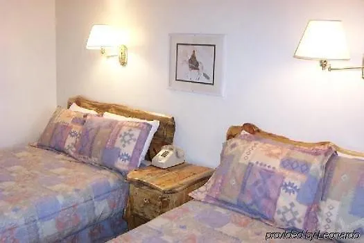 Motel Highlander 2*