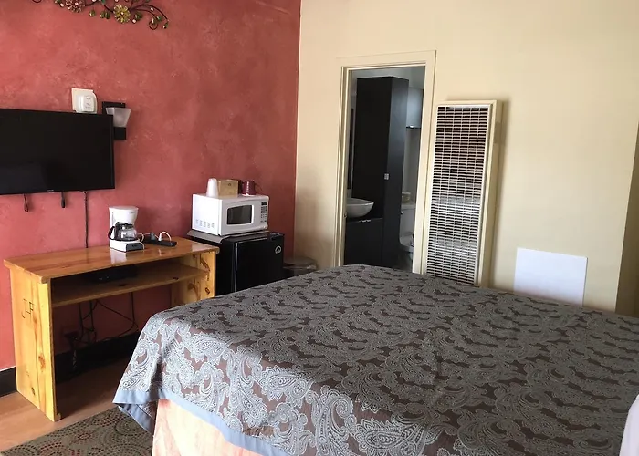 Highlander Motel 2*